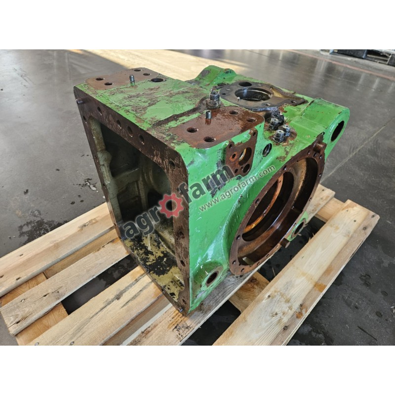 OBUDOWA TYLNEJ ZWOLNICY JOHN DEERE L113883