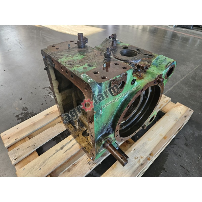OBUDOWA TYLNEGO MOSTU JOHN DEERE L75289