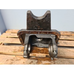UCHWYT DYFERENCJAŁU 87491151 CNH