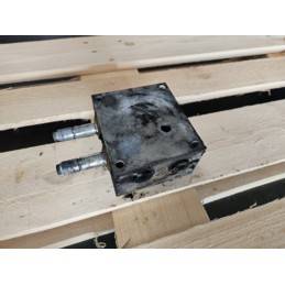 Blok zaworowy ILS John Deere 8360R, 8310R