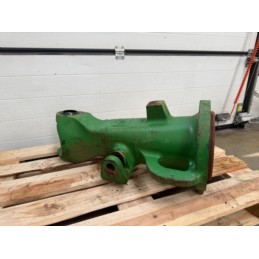 Obudowa przedniego mostu John Deere 7820