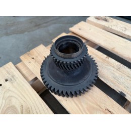 KOŁO ZĘBATE Z64 CASE 5120, 5230, MX 100