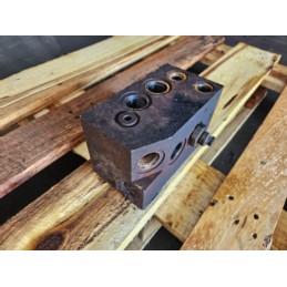 Blok hydrauliczny FWD Massey Ferguson 8660, 8730