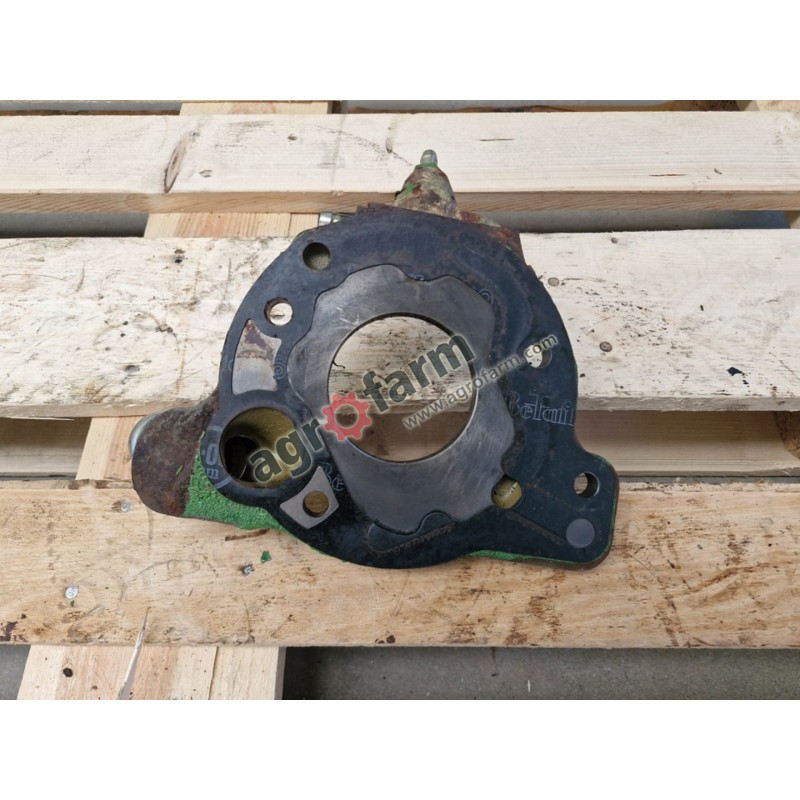 Adapter pompy hydraulicznej  John Deere 6600