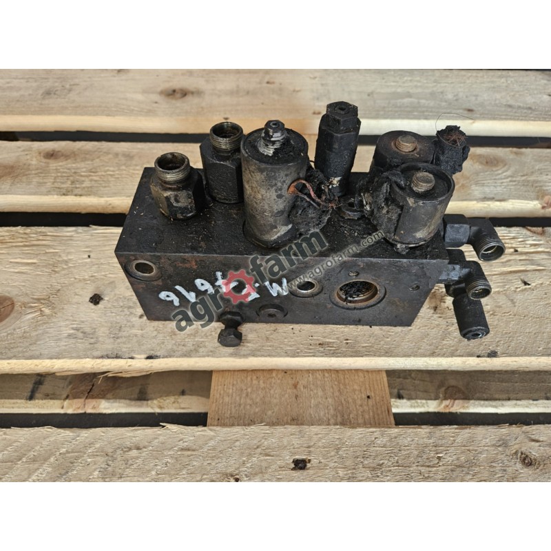 Zawór FWD Massey Ferguson 7616, 7480