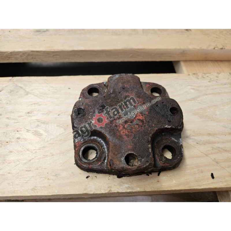 Pokrywa sworznia  FWD Massey Ferguson 8110, 8260