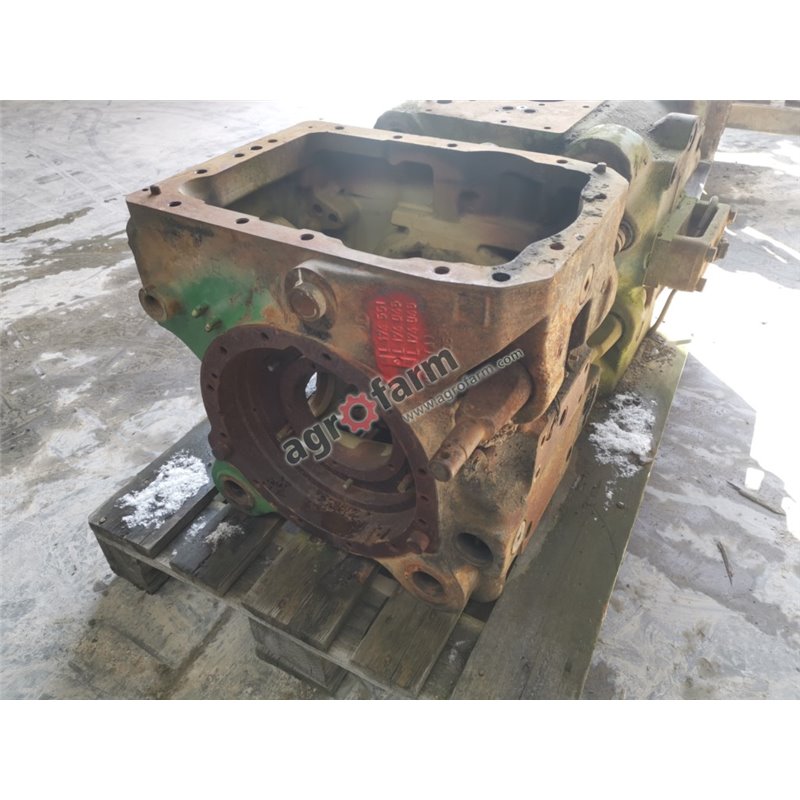 OBUDOWA TYLNEGO MOSTU JOHN DEERE L174045