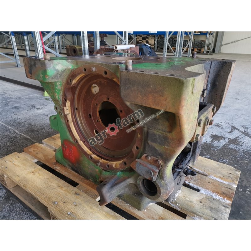 Housing JOHN DEERE REAR AXLE R180648 Housing JOHN DEERE REAR AXLE R180648